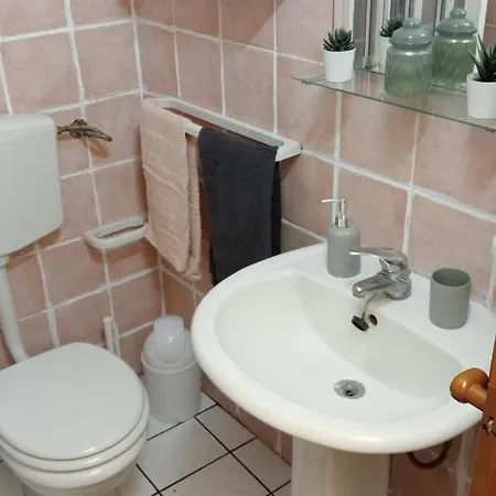 A Casuzza * Aeroporto di Catania Fontana Rossa